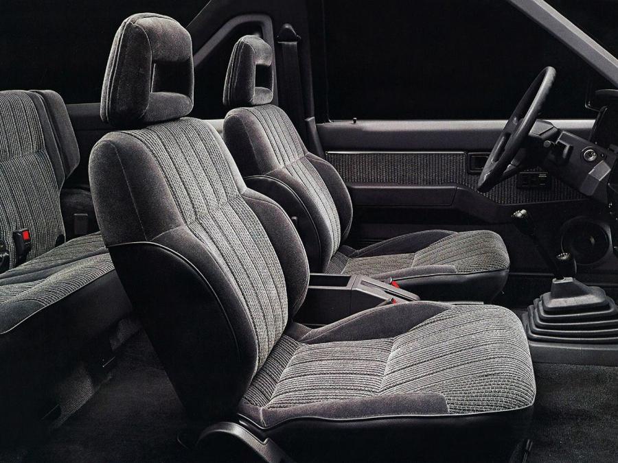  Nissan Pathfinder 2-Door 1986 года  (фото 2 из 8)